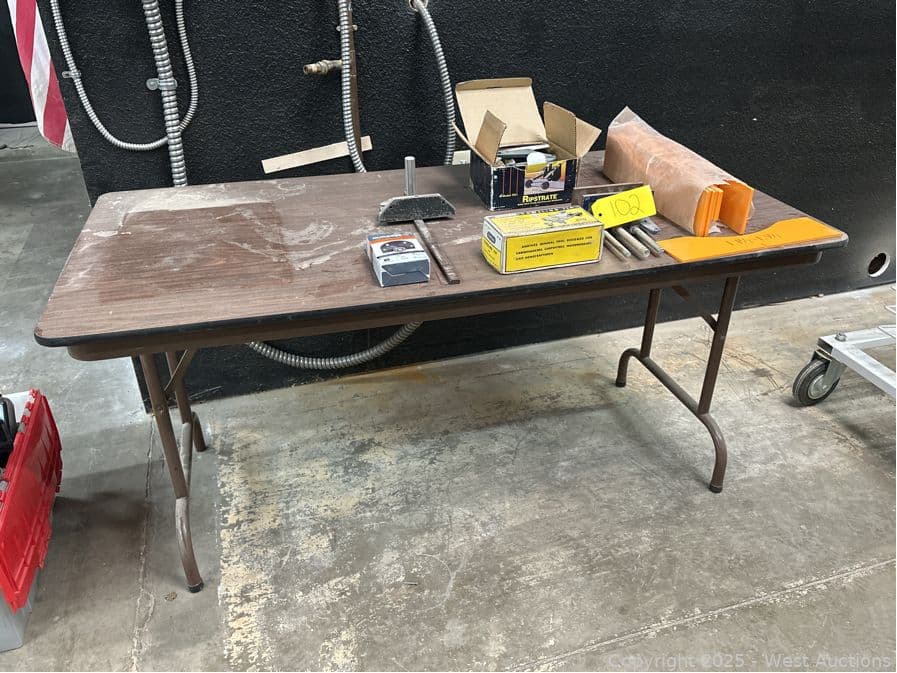 5-folding-table-and-contents-doweling-jigs-plastics-door-rollers-622112