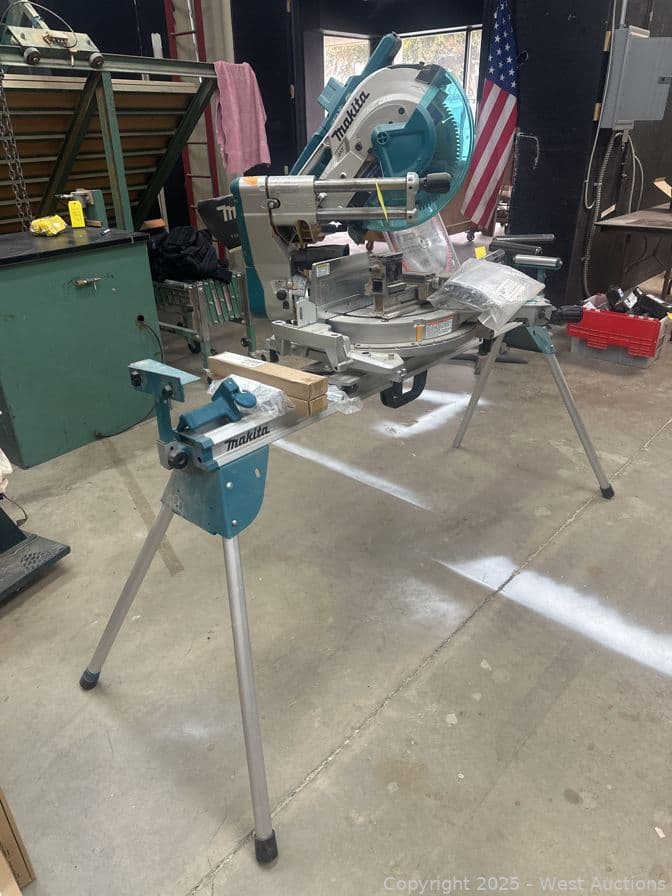 makita-12-cordless-slide-compound-miter-saw-622087