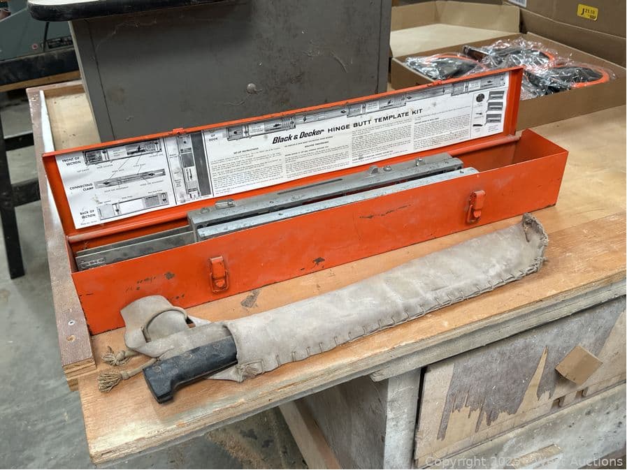 black-and-decker-hinge-butt-template-kit-with-machete-622070