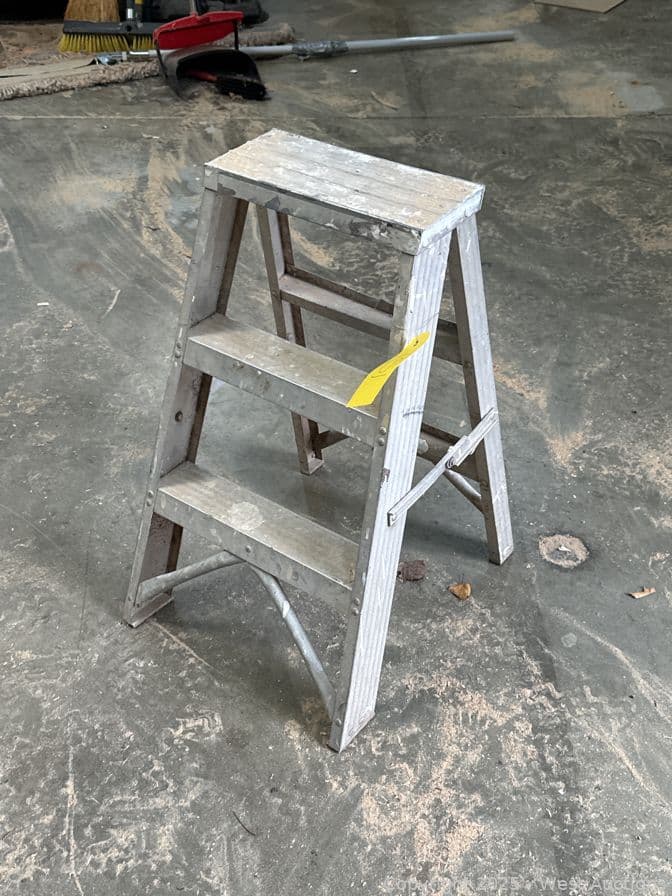 3-aluminum-step-ladder-622062