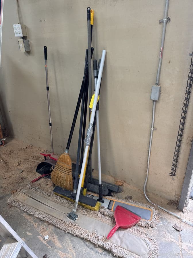 assorted-dust-mops-brooms-dust-pans-and-more-622987
