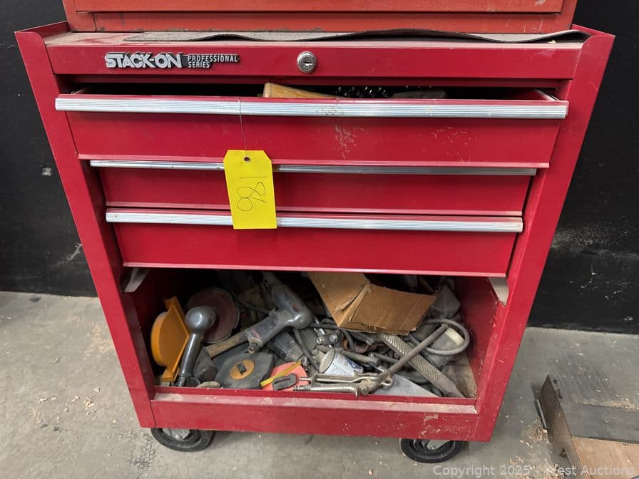 stack-on-rolling-3-drawer-tool-chest-with-assorted-hand-tools-622979