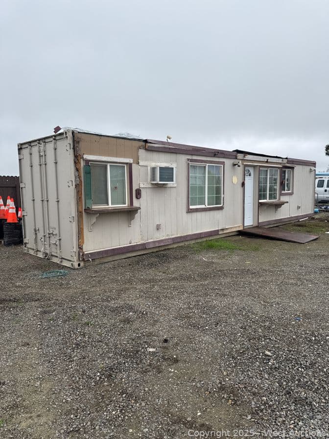 40-office-residence-shipping-container-with-electrical-ac-and-more-623570