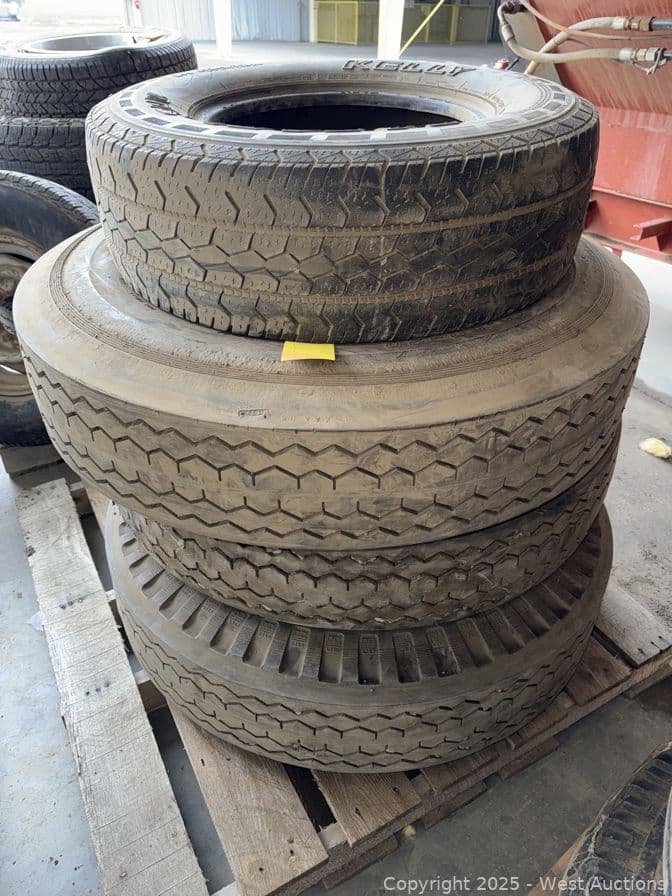 contents-of-pallet-4-assorted-tires-with-1-truck-wheel-622926
