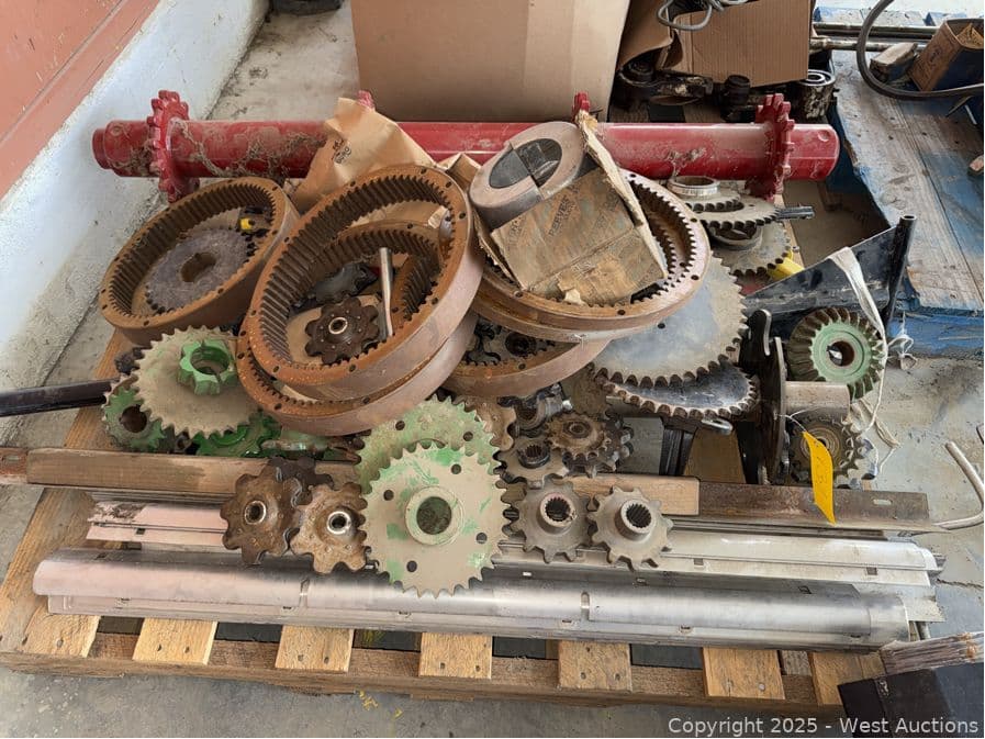 contents-of-pallet-assorted-mechanical-gearing-machinery-parts-and-more-622938