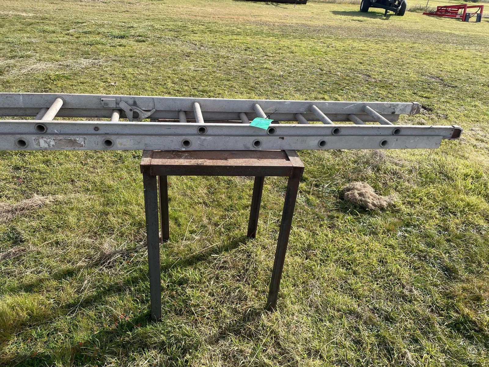 ladder-and-table-48e305