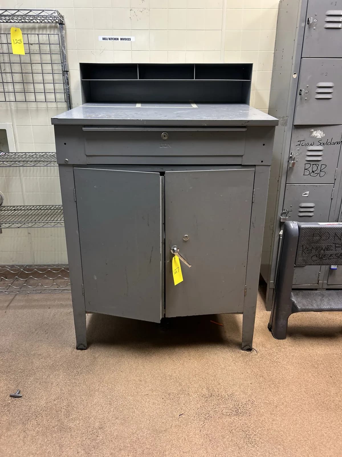 metal-4-prep-racks-5-shelves-desk-1-drawer-cabinet-e6029f