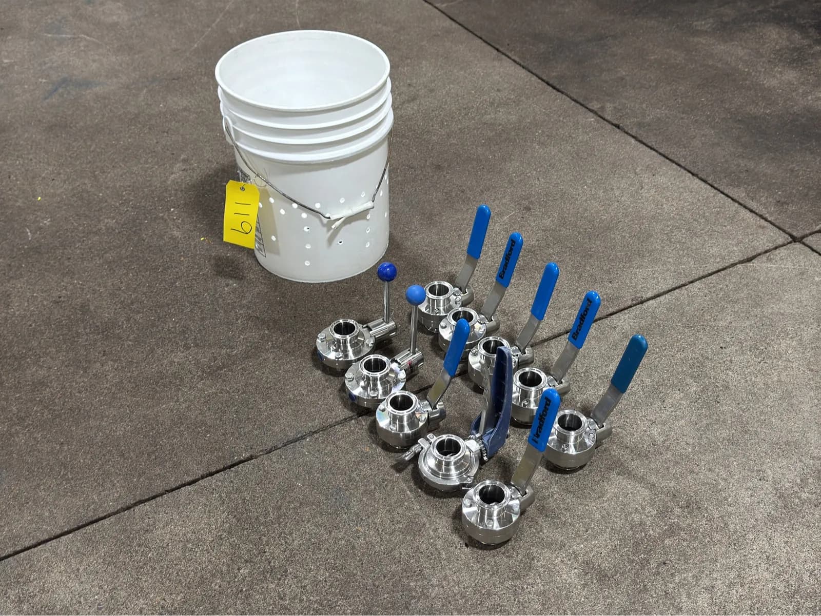 10-assorted-2-stainless-butterfly-valves-f8b600