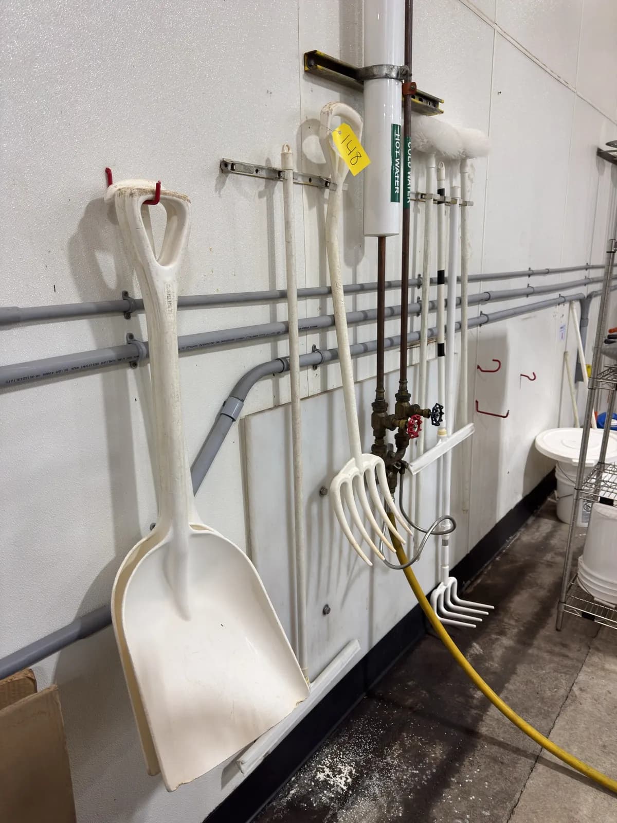 9-winery-tools-shovels-brushes-rakes-and-squeegees-0b210d