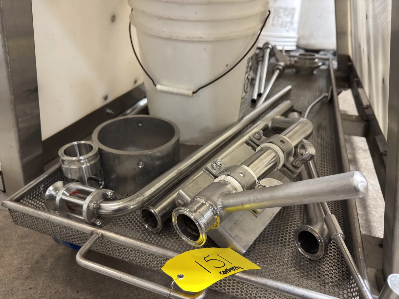 contents-of-shelf-assorted-stainless-valves-and-pipes-b3dbef