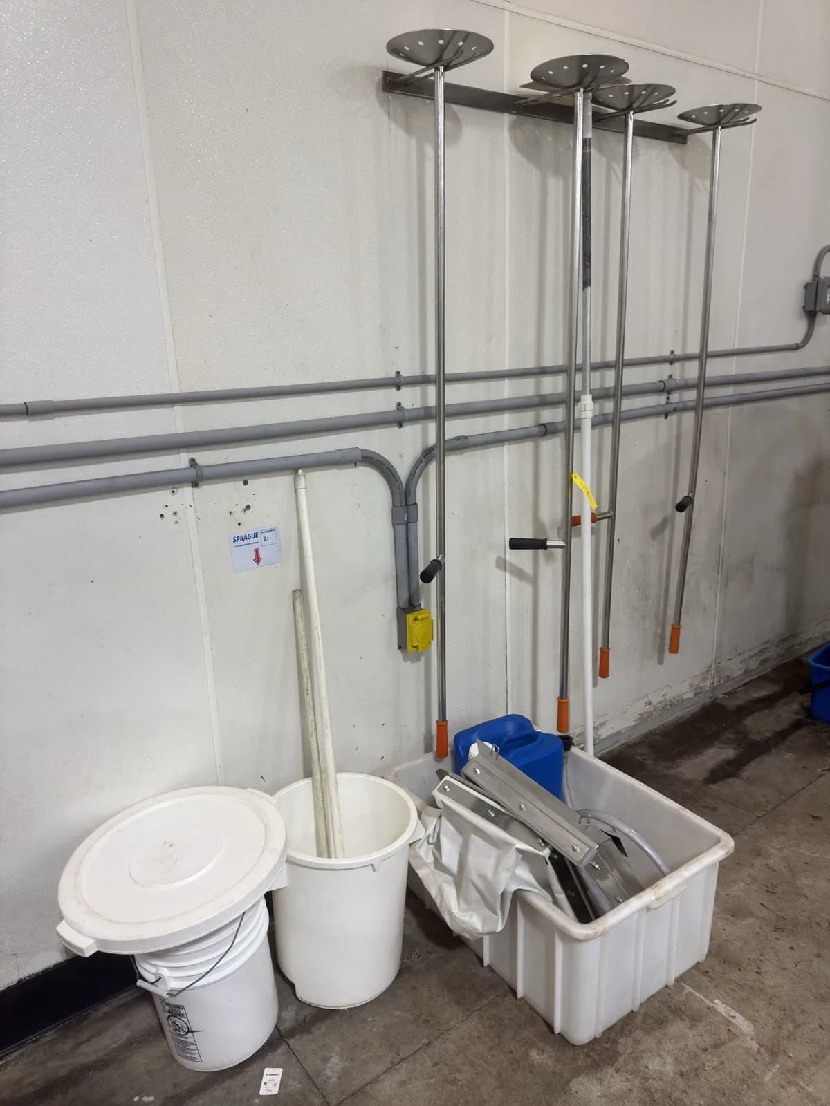 5-mashing-tools-and-bins-a6f837