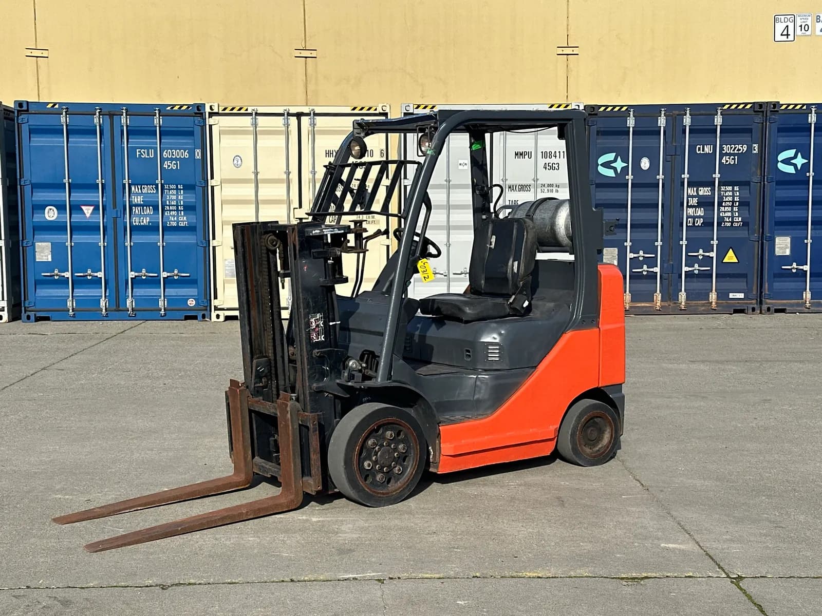 toyota-8fgcu25-4350lb-capacity-propane-forklift-mn3k0bqe