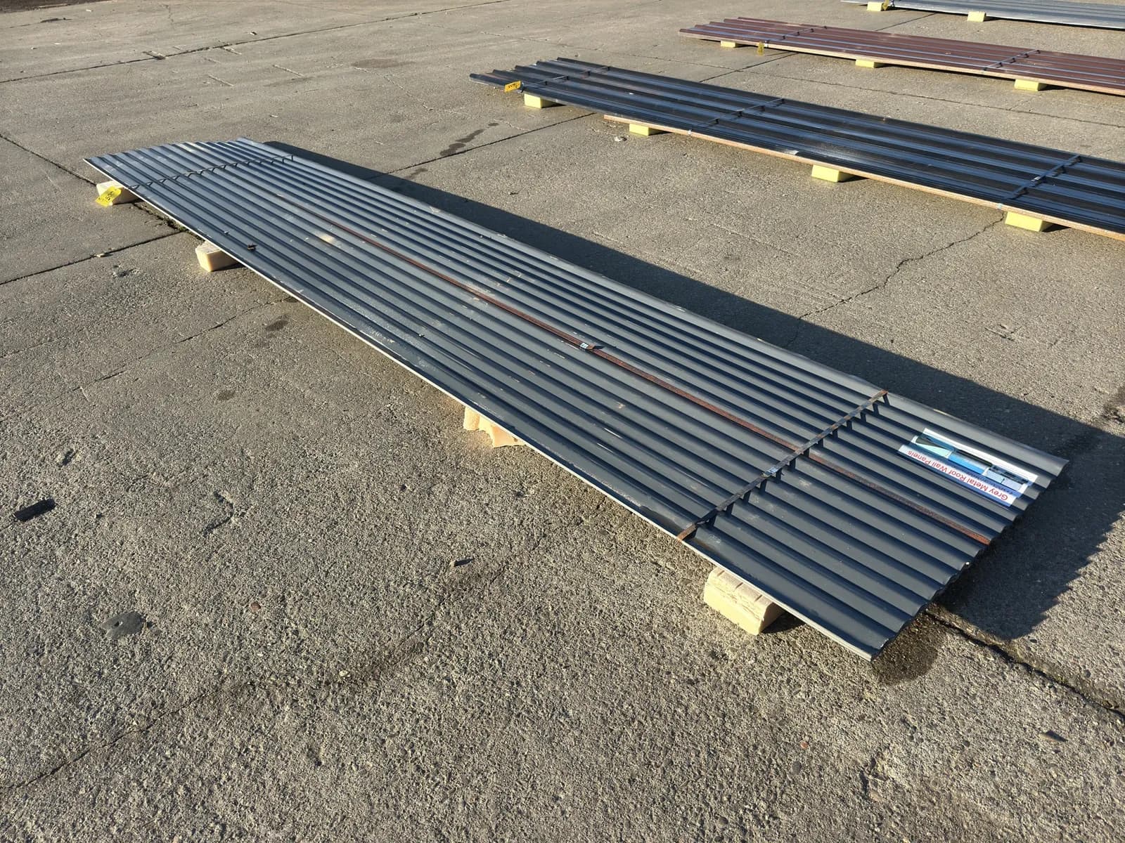 30-gray-metal-roof-panels-16x3x03mm-unused-mm2lqylj