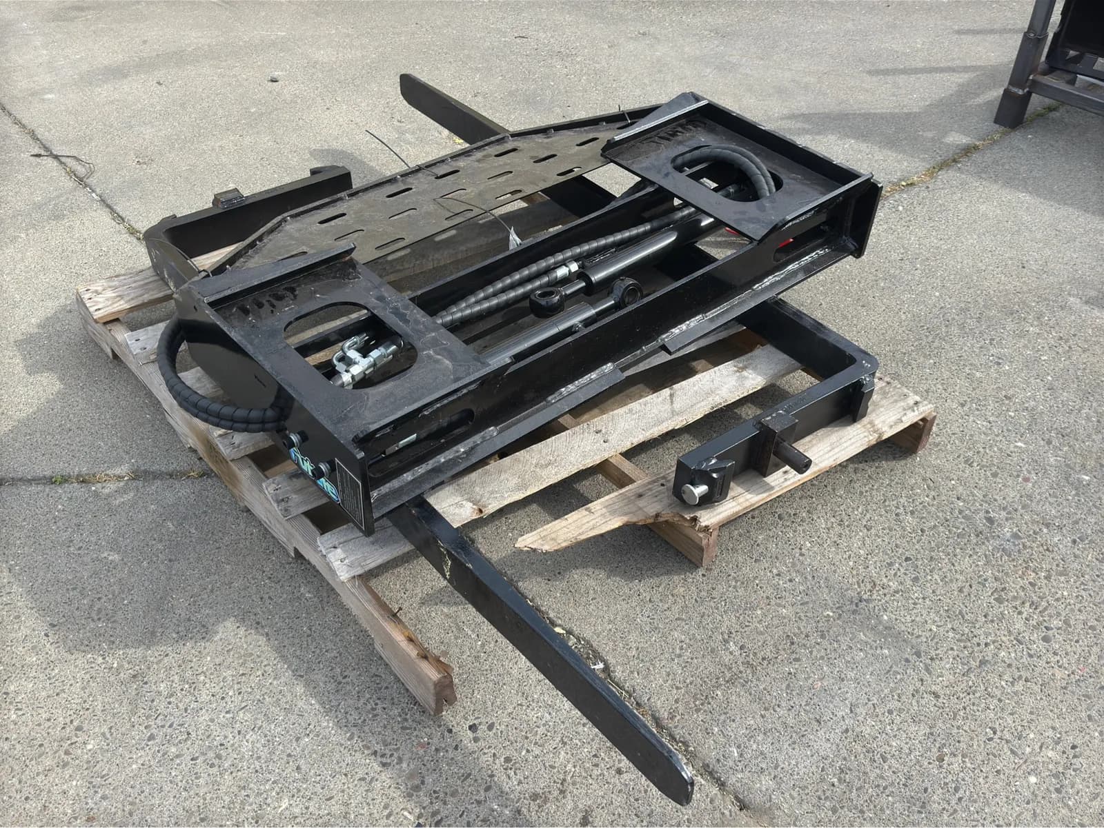 2026-future-ft-sf60-skid-steer-hydraulic-fork-attachment-unused-mn9bw0lp
