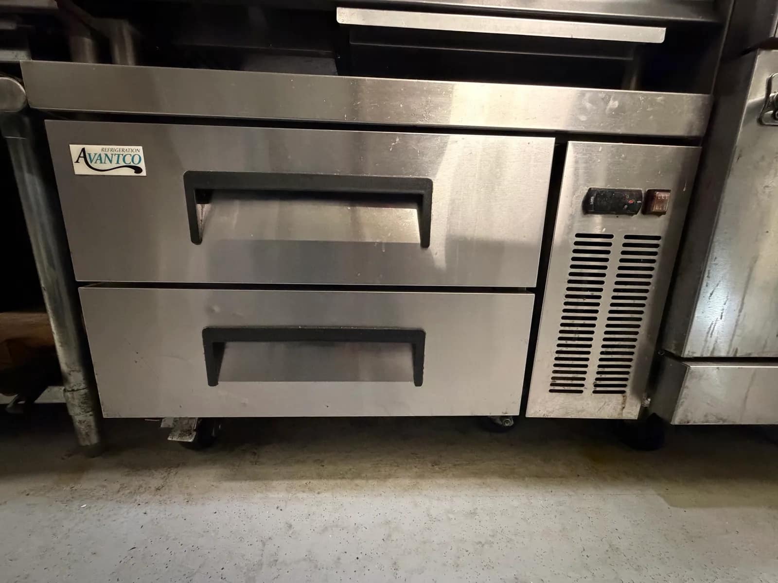 24-drawer-chef-table-5455ac