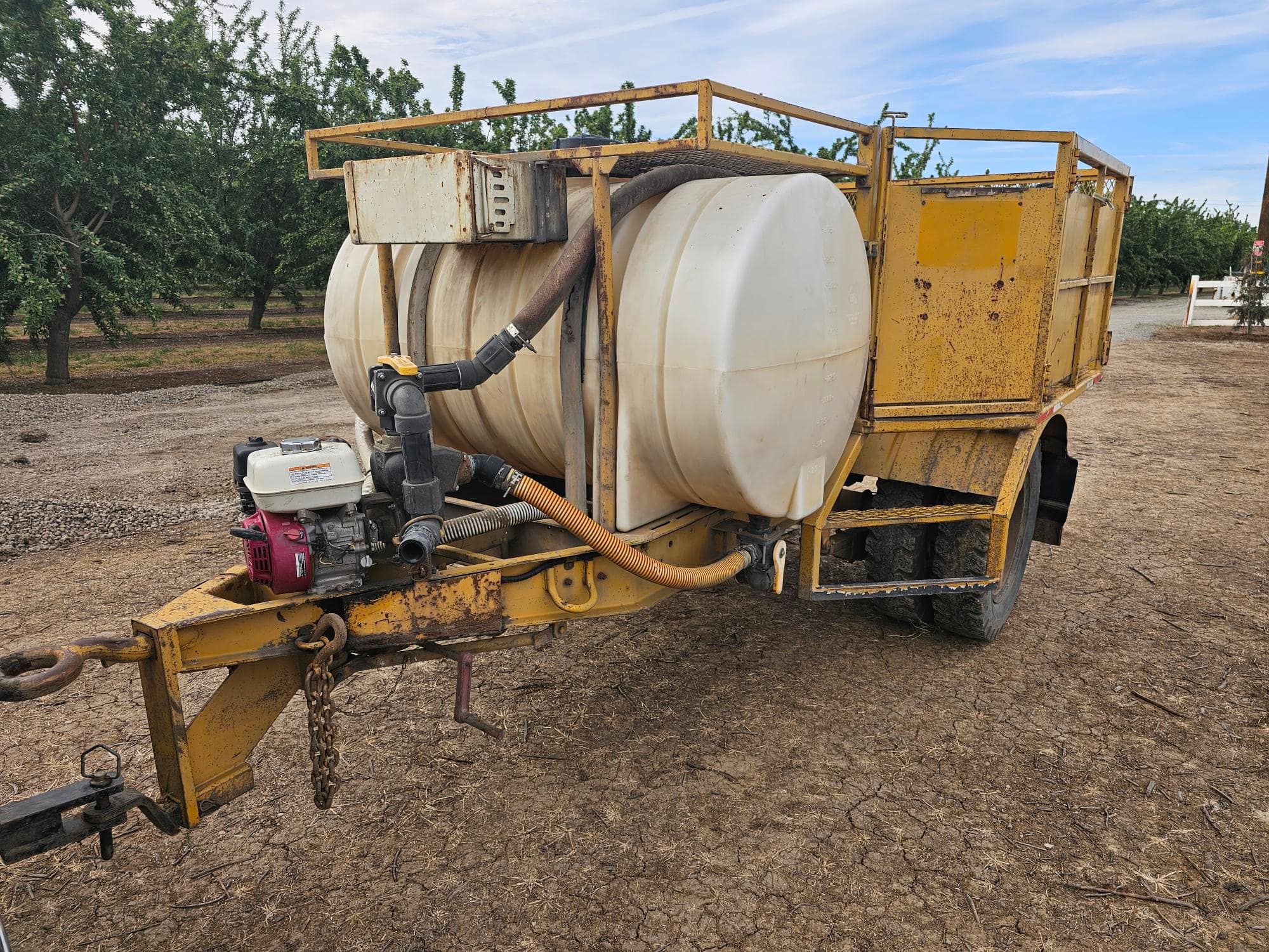 water-tank-trailer-ms81qcl0