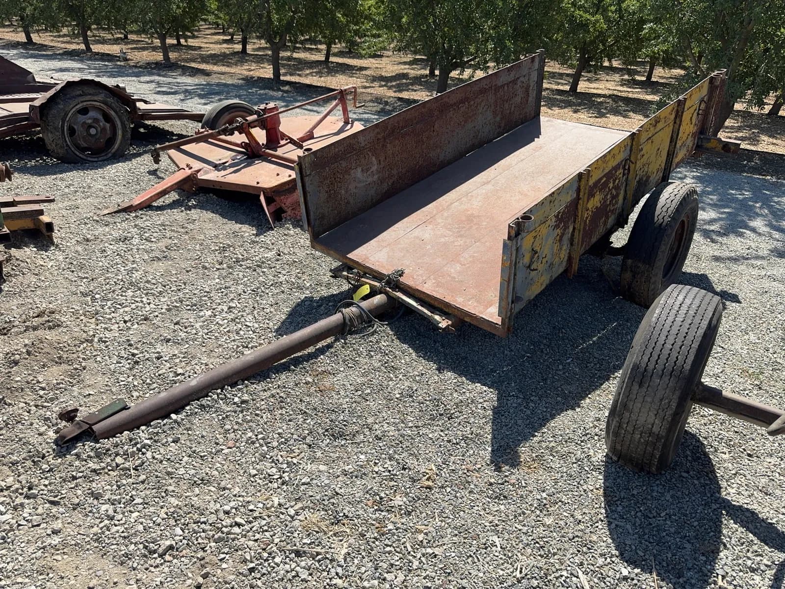 utility-trailer-ms7yj82m