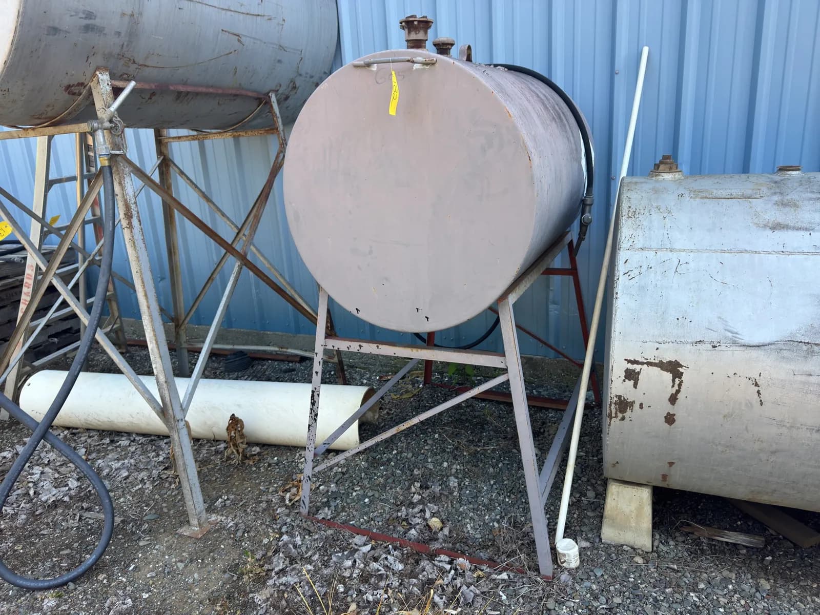 gas-tank-on-stand-dc8f31