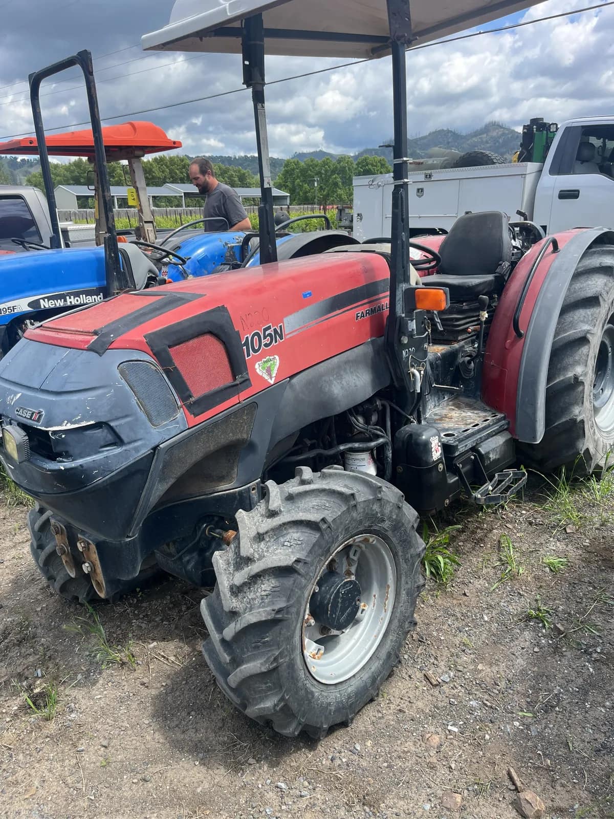 case-farmall-105n-tractor-4x4-3e24db