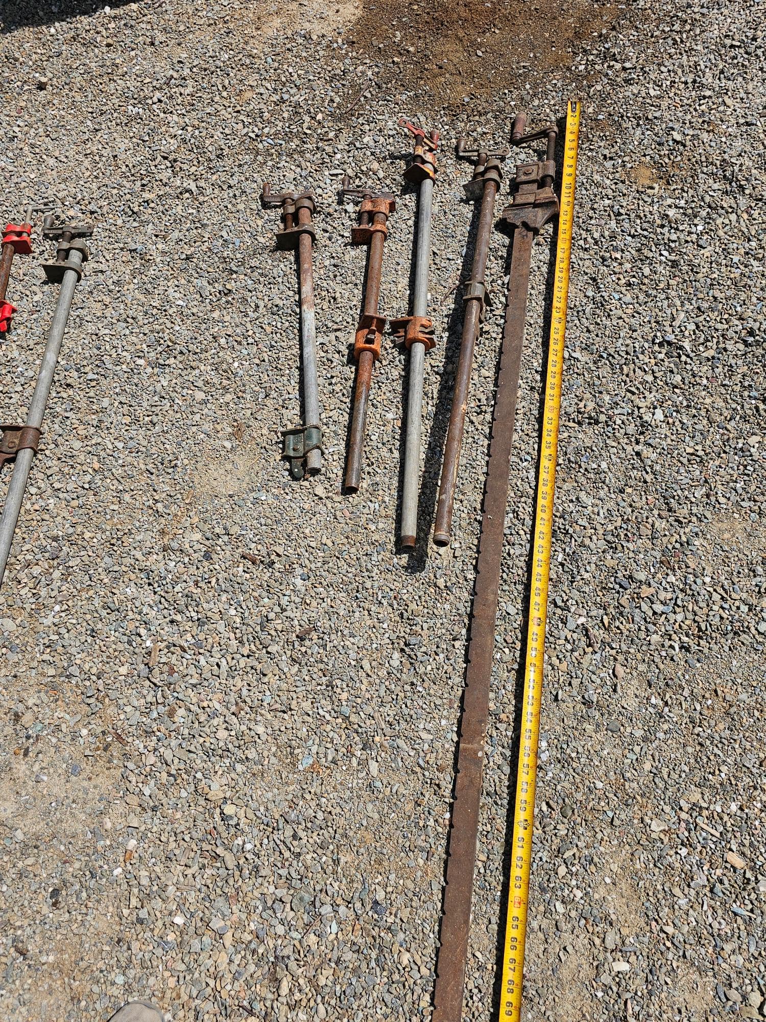 set-of-pipe-clamps-886a06