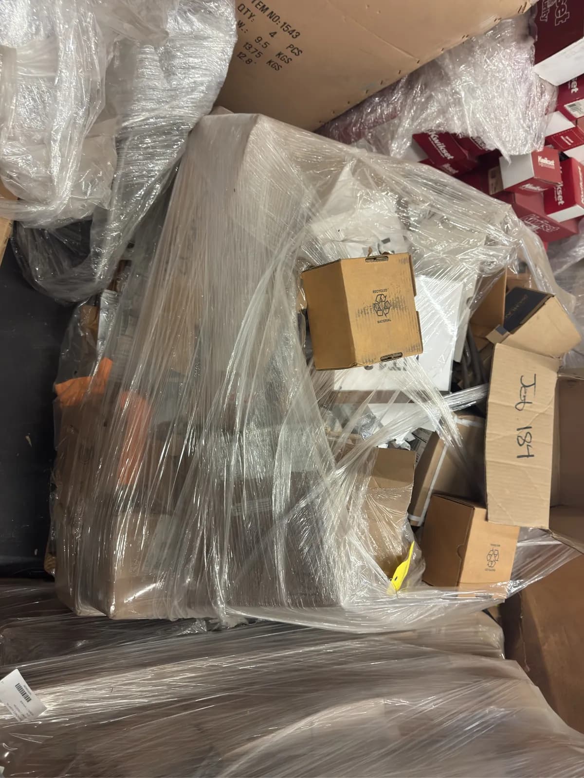 contents-of-pallet-assorted-brand-new-door-hardware-mqcx8a8y