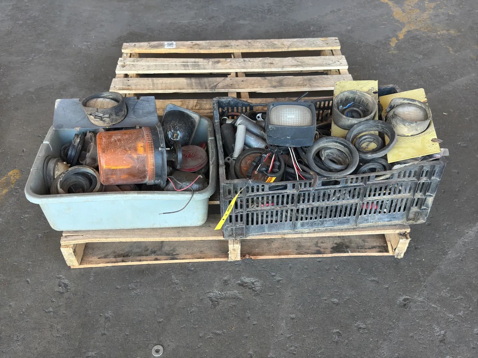 2-bins-of-assorted-headlight-and-electrical-components-mpppcdcg
