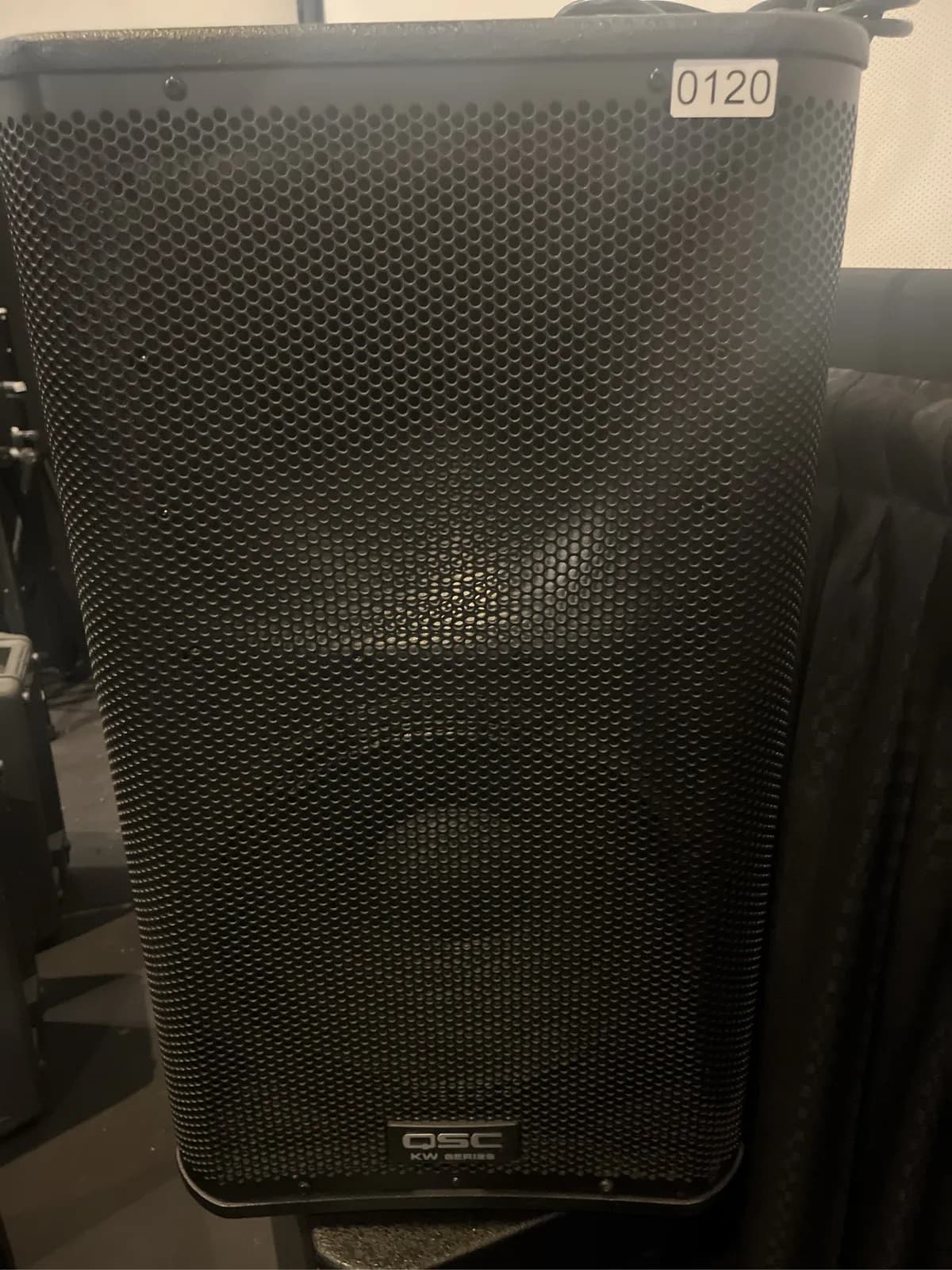 qsc-kw122-powered-speaker-0120-1778887236588-mp7jj4do