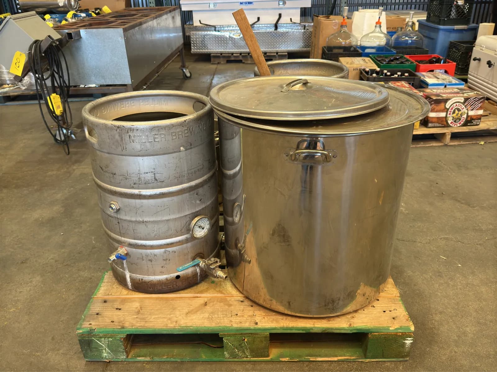 pallet-of-stainless-steel-kitchenware-and-2-altered-beer-kegs-mppsmhve