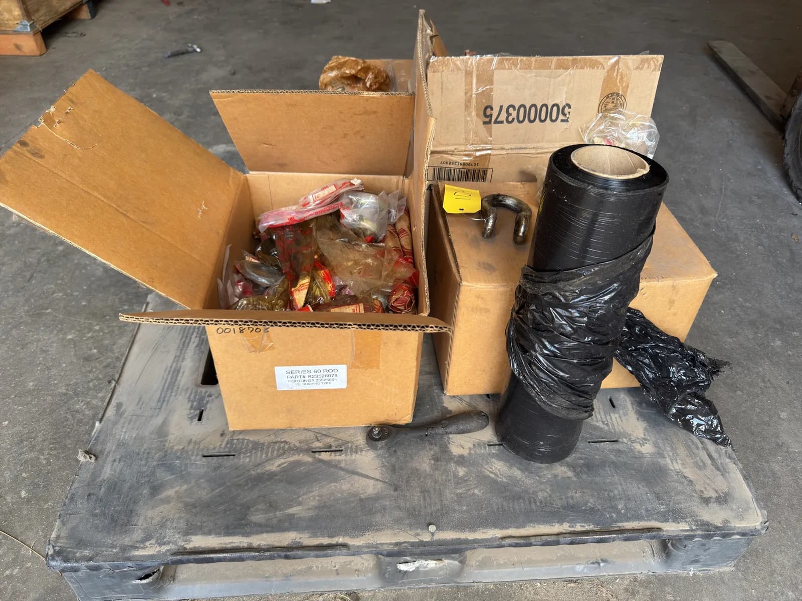 contents-of-pallet-boxes-yanmar-machine-parts-995d11
