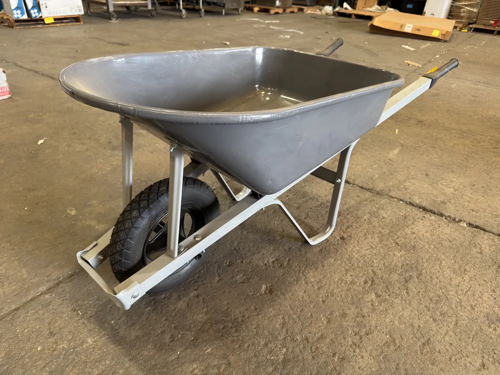 project-source-55cu-ft-wheelbarrow-mpn9hahu