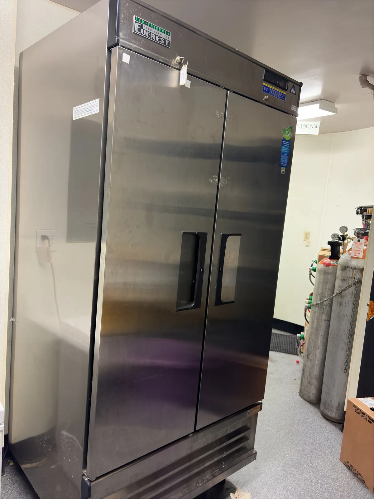 tall-freezer-accb23