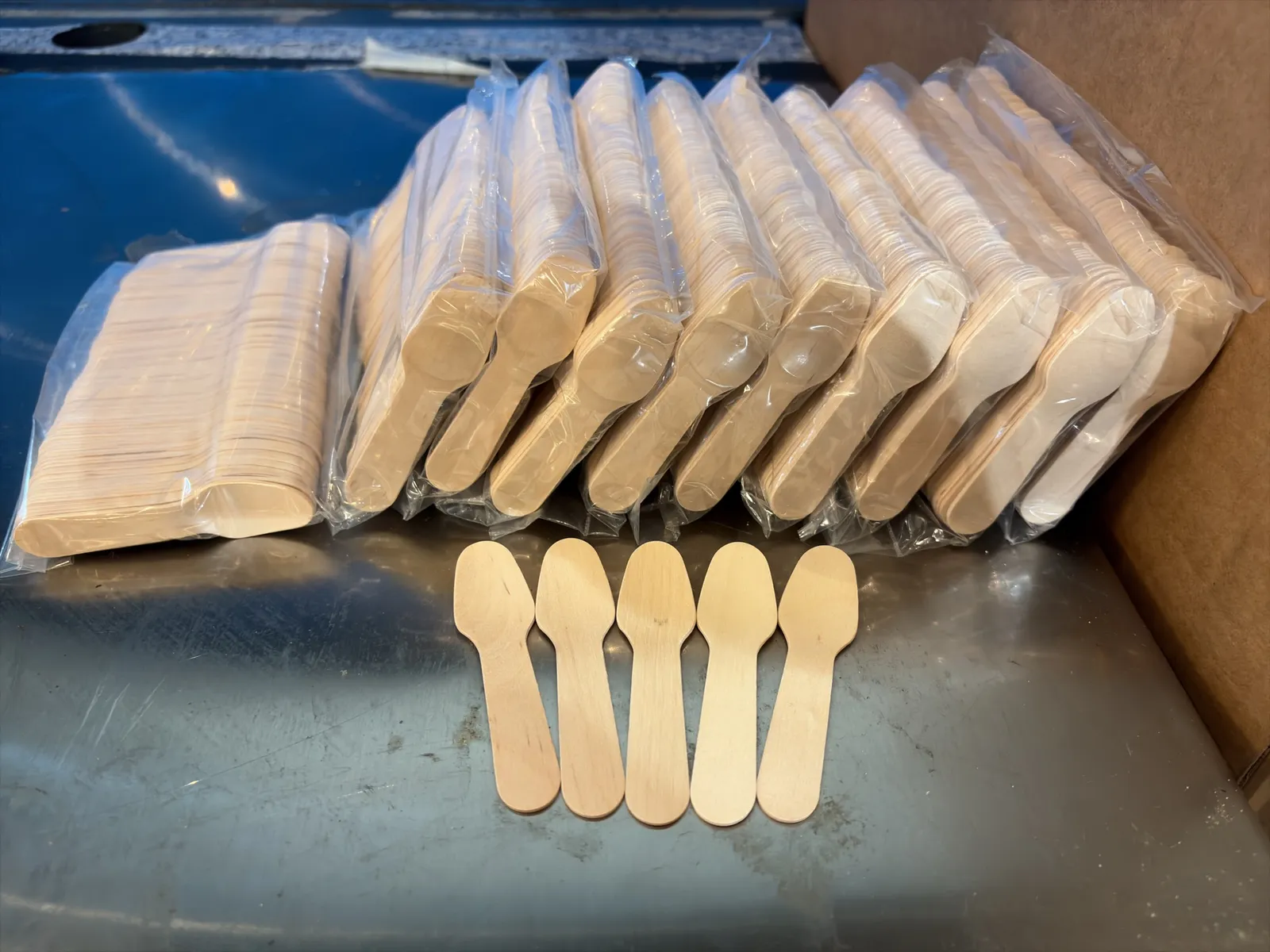 10-packages-of-many-225-wooden-tasting-spoons-mpq3uksq