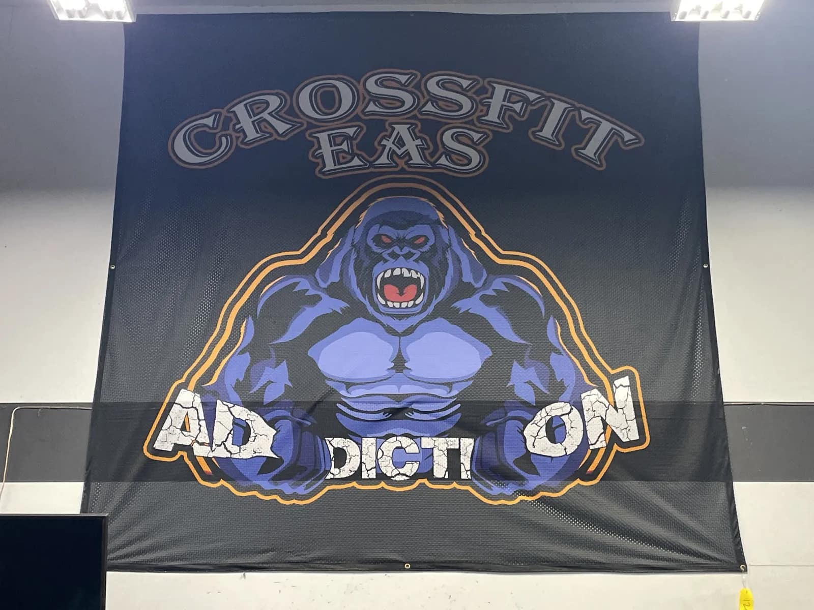 crossfit-addiction-gorilla-mesh-banner-51c94f
