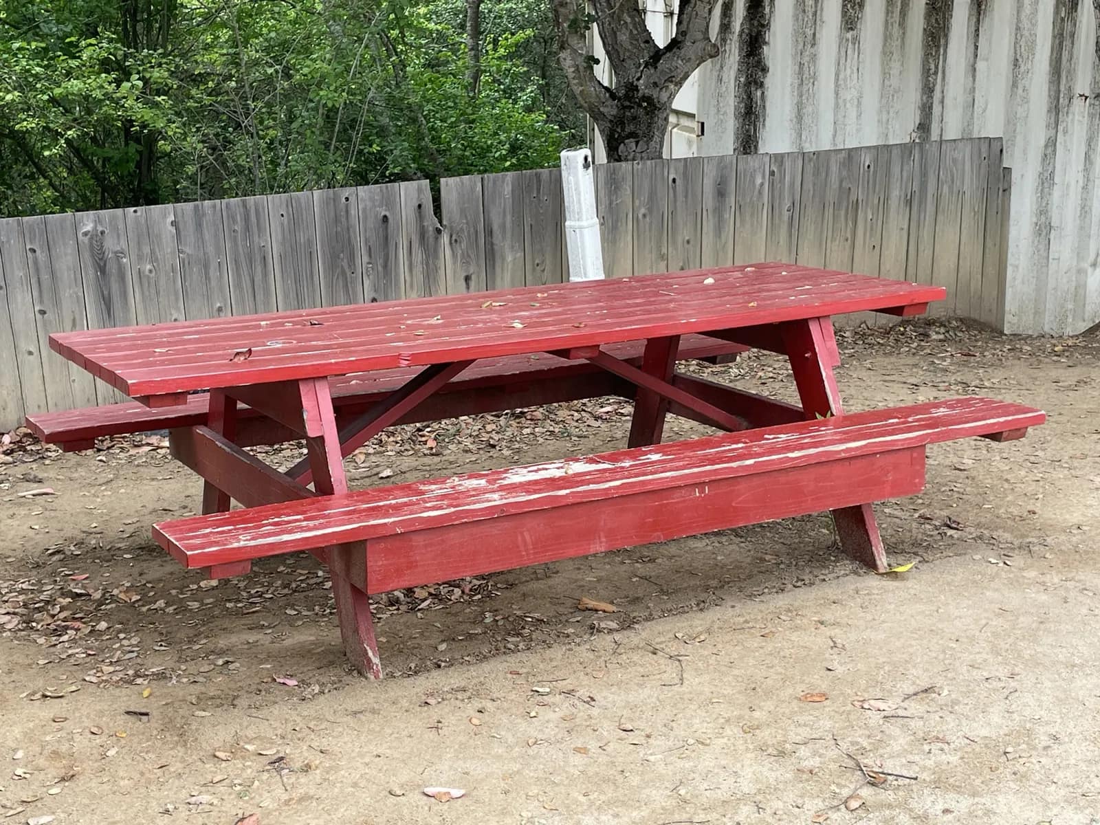 wooden-picnic-table-55c36e