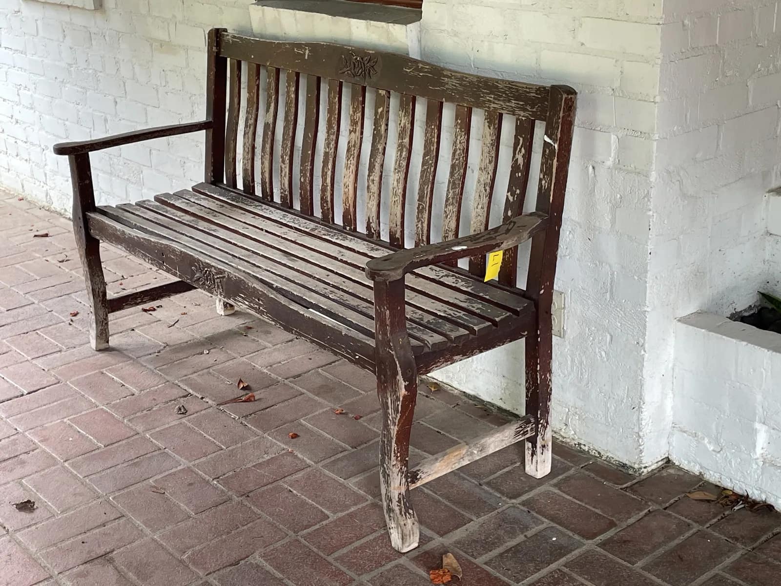 wooden-outdoor-bench-4a1874
