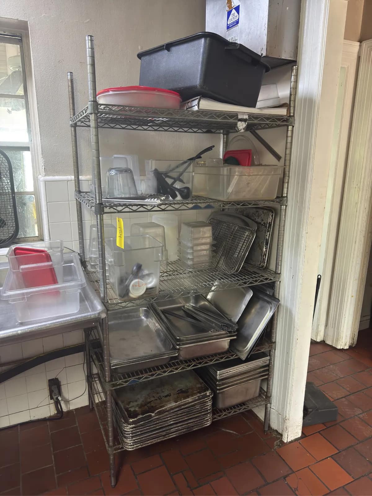 racking-with-kitchenware-contents-0c6d08