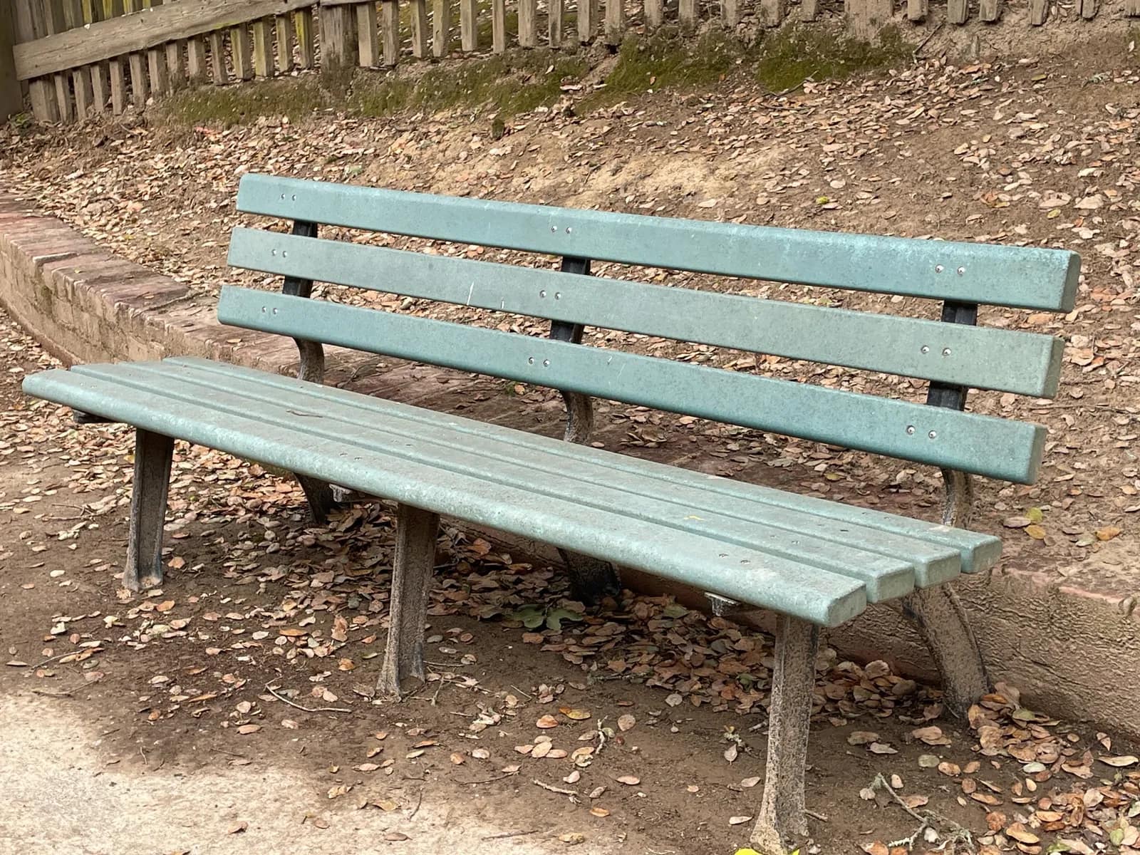 plastic-outdoor-bench-6bc758