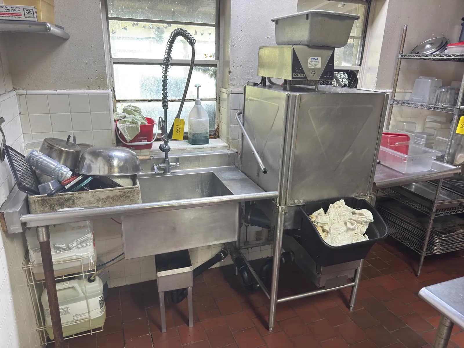 ecolab-dish-washing-station-9a7721