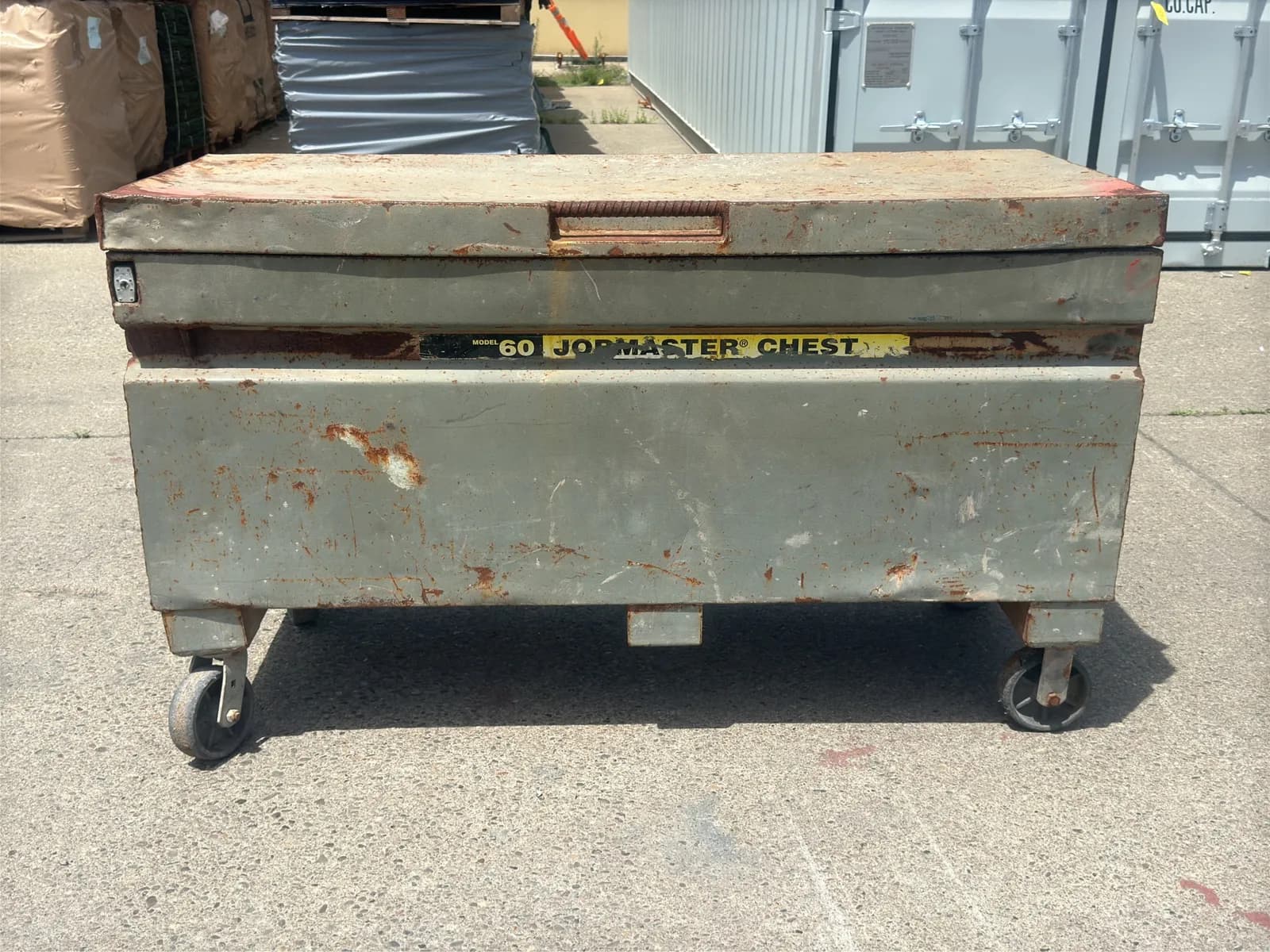 jobmaster-chest-on-casters-with-rigging-cable-mq1gorj4