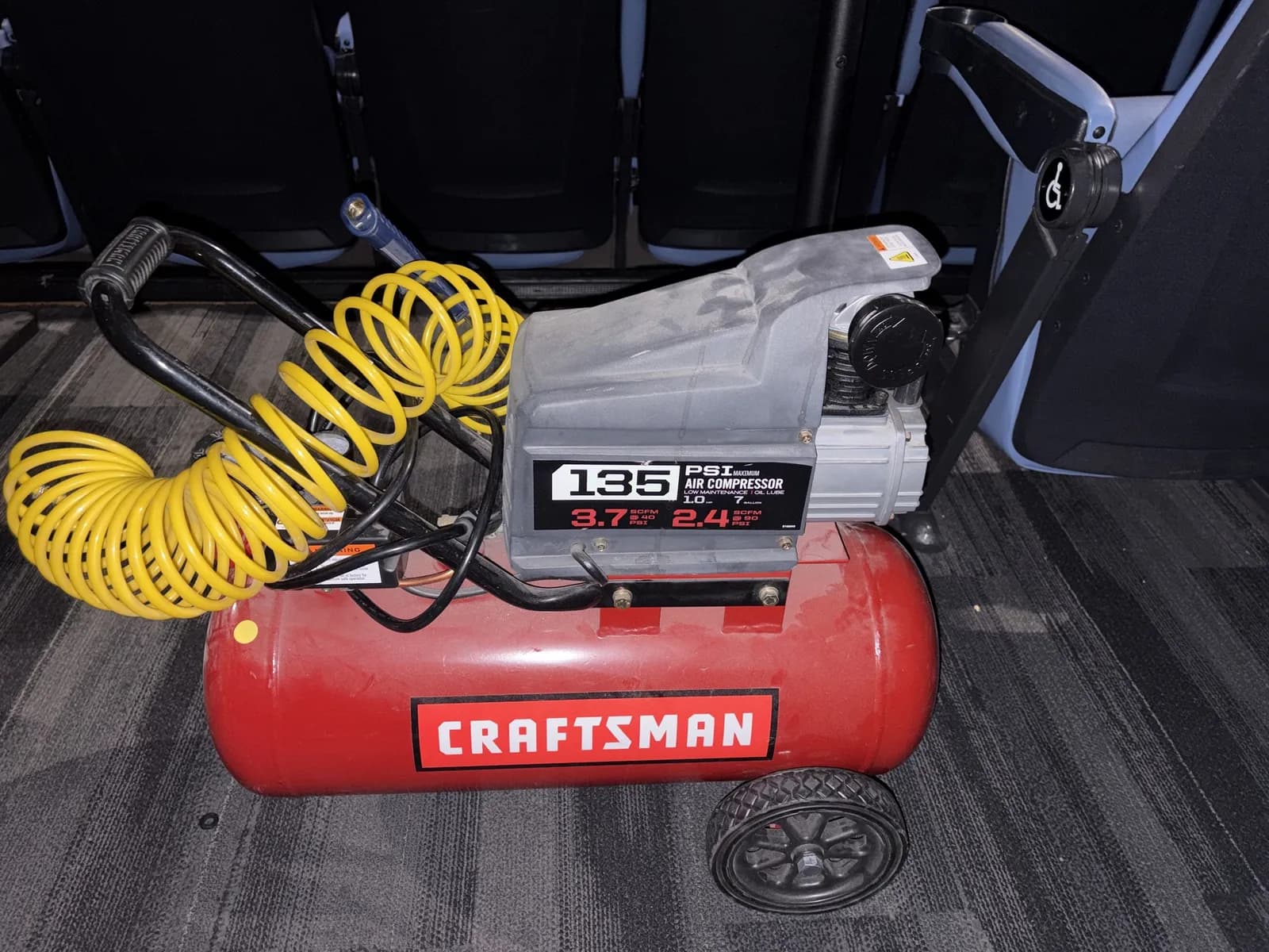 craftsman-135-psi-portable-air-compressor-with-hose-e20a40