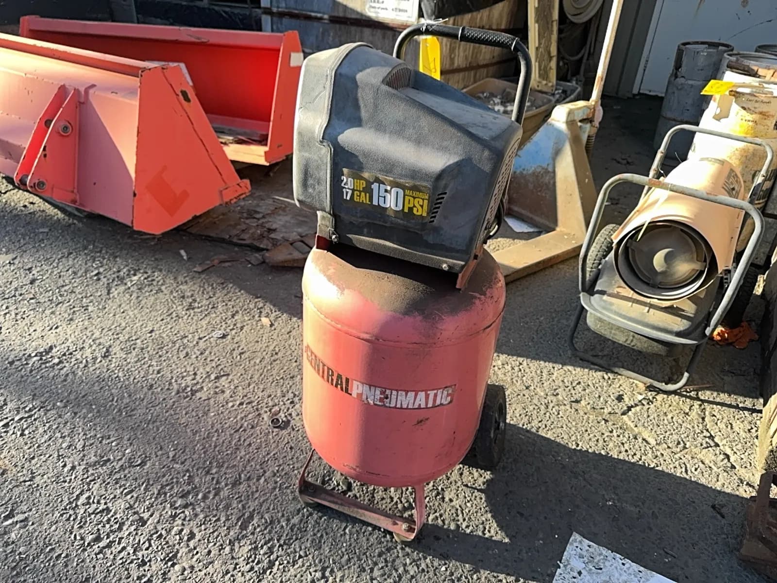 central-pneumatic-2hp-17-gallon-air-compressor-8f4685