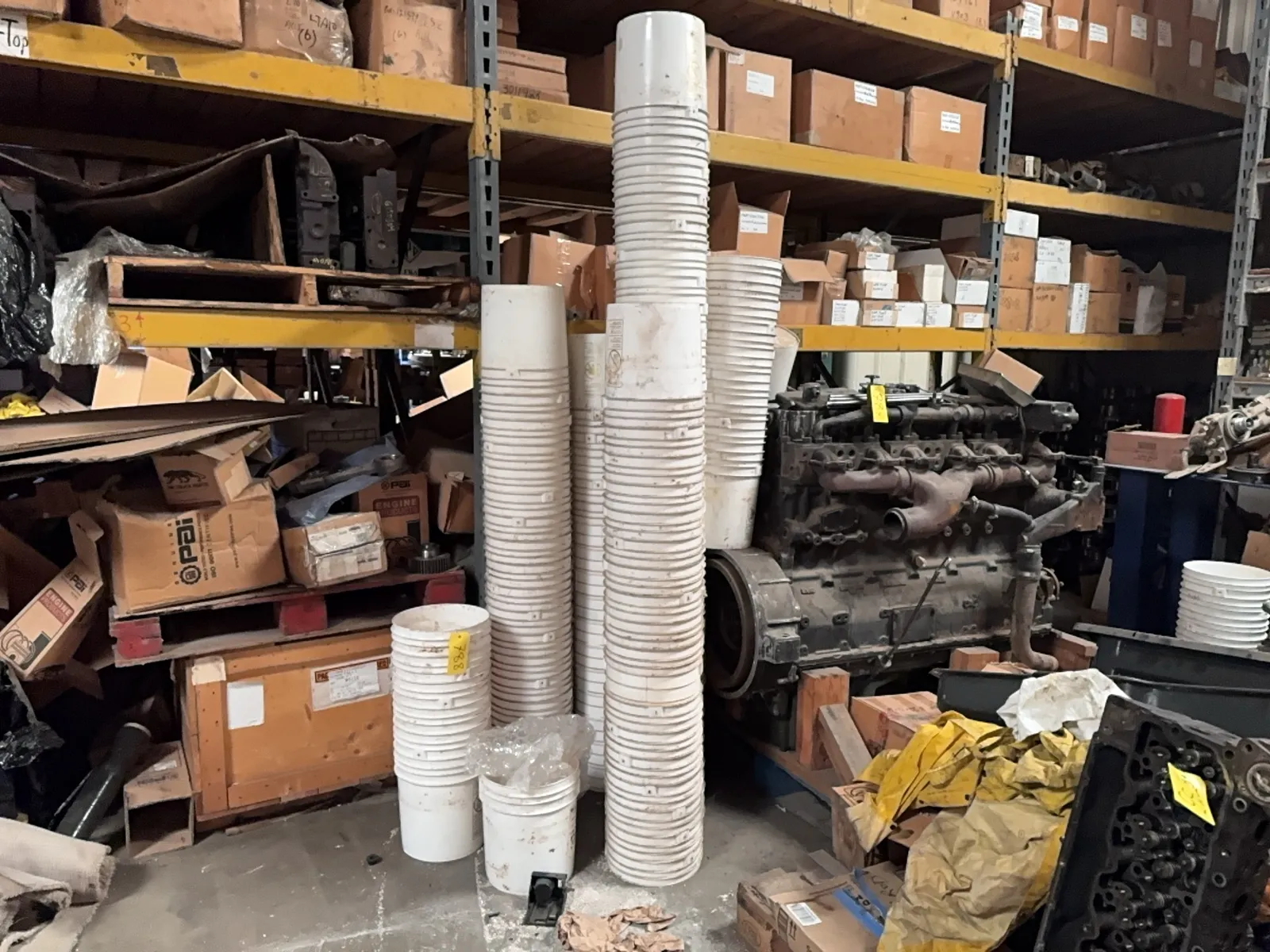 bulk-lot-white-15-liter-buckets-4018c2