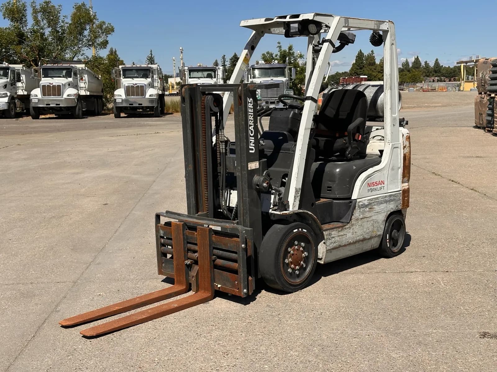 2013-nissan-4000-lb-capacity-propane-forklift-mq8wbj8y