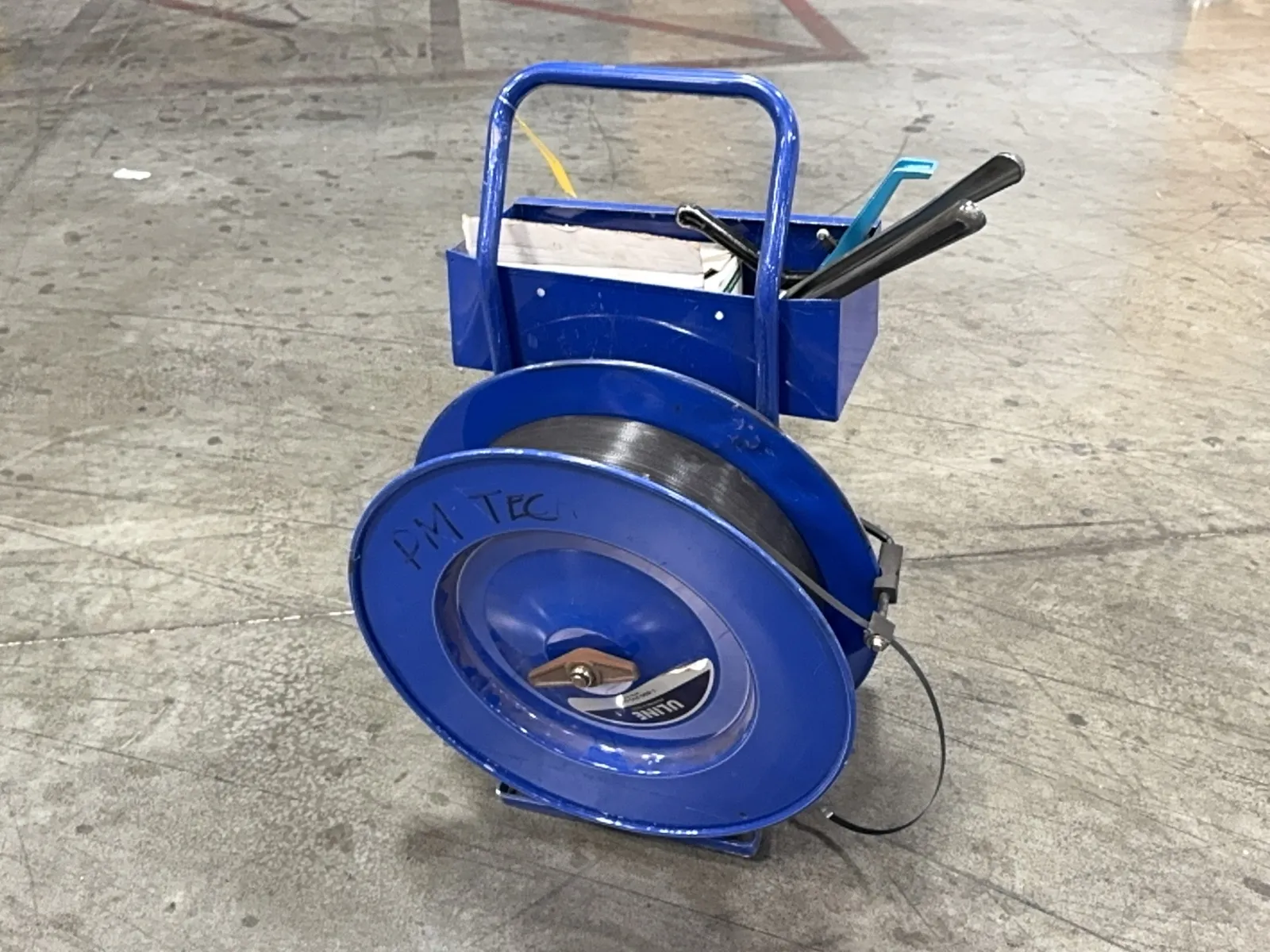 uline-banding-cart-with-tools-tools-and-clips-mqkc6t65