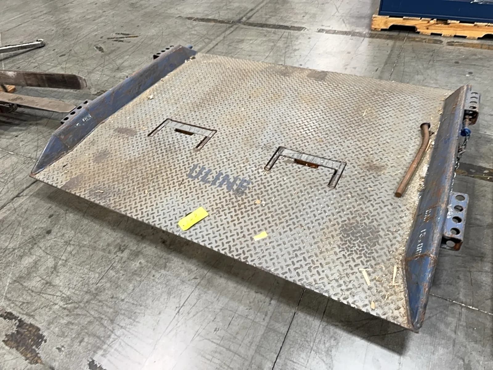uline-15000lb-capacity-dock-plate-c9e9aa