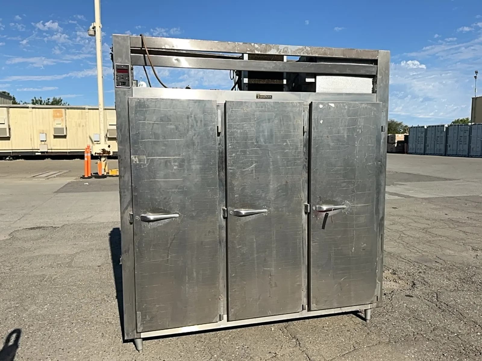 3-door-traulsen-commercial-refrigerator-3c3588