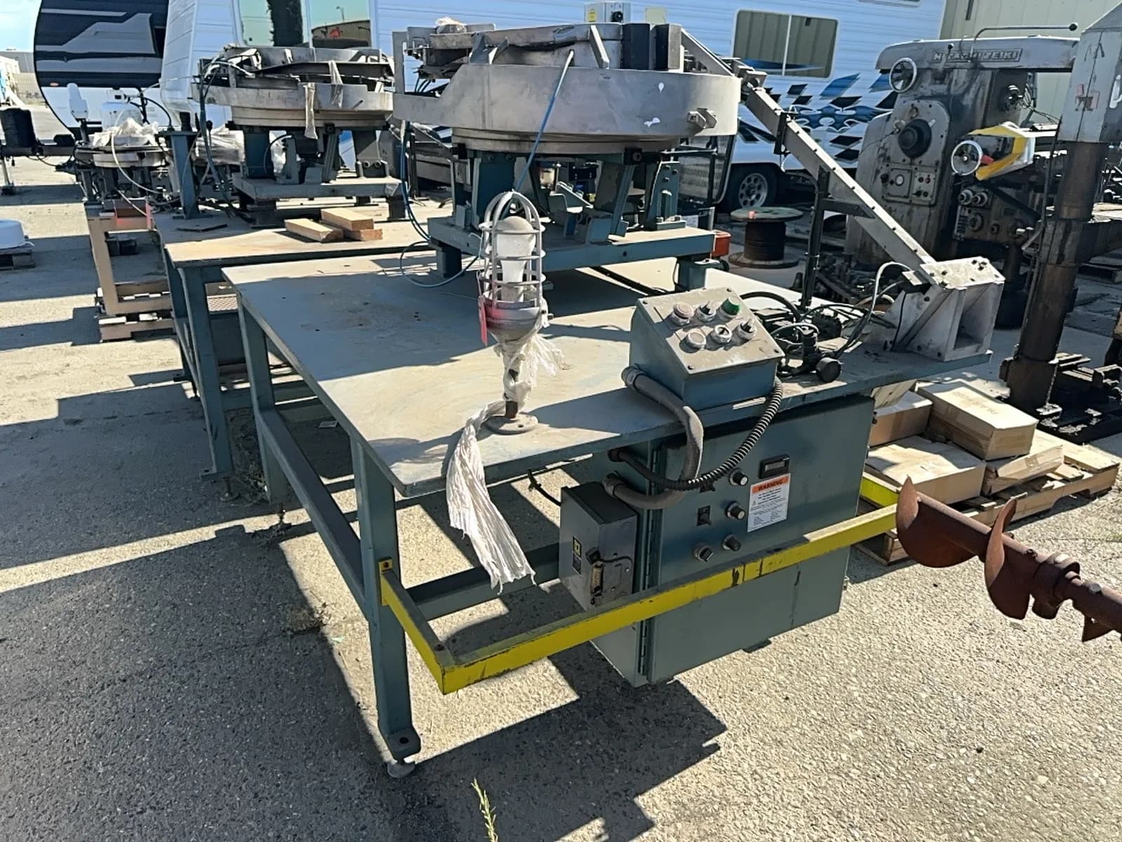 industrial-vibratory-parts-feeder-cb6329