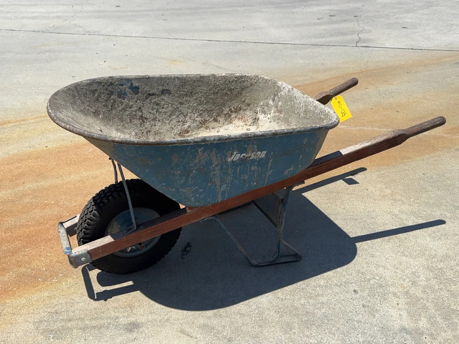 jackson-wheelbarrow-db44fa