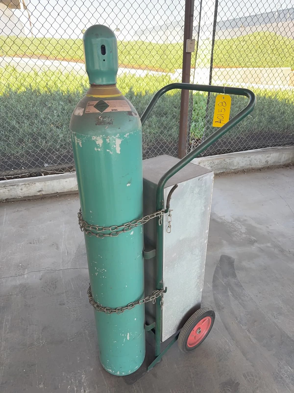 airgas-bottle-safety-cart-bottle-not-included-mrnxcu0k
