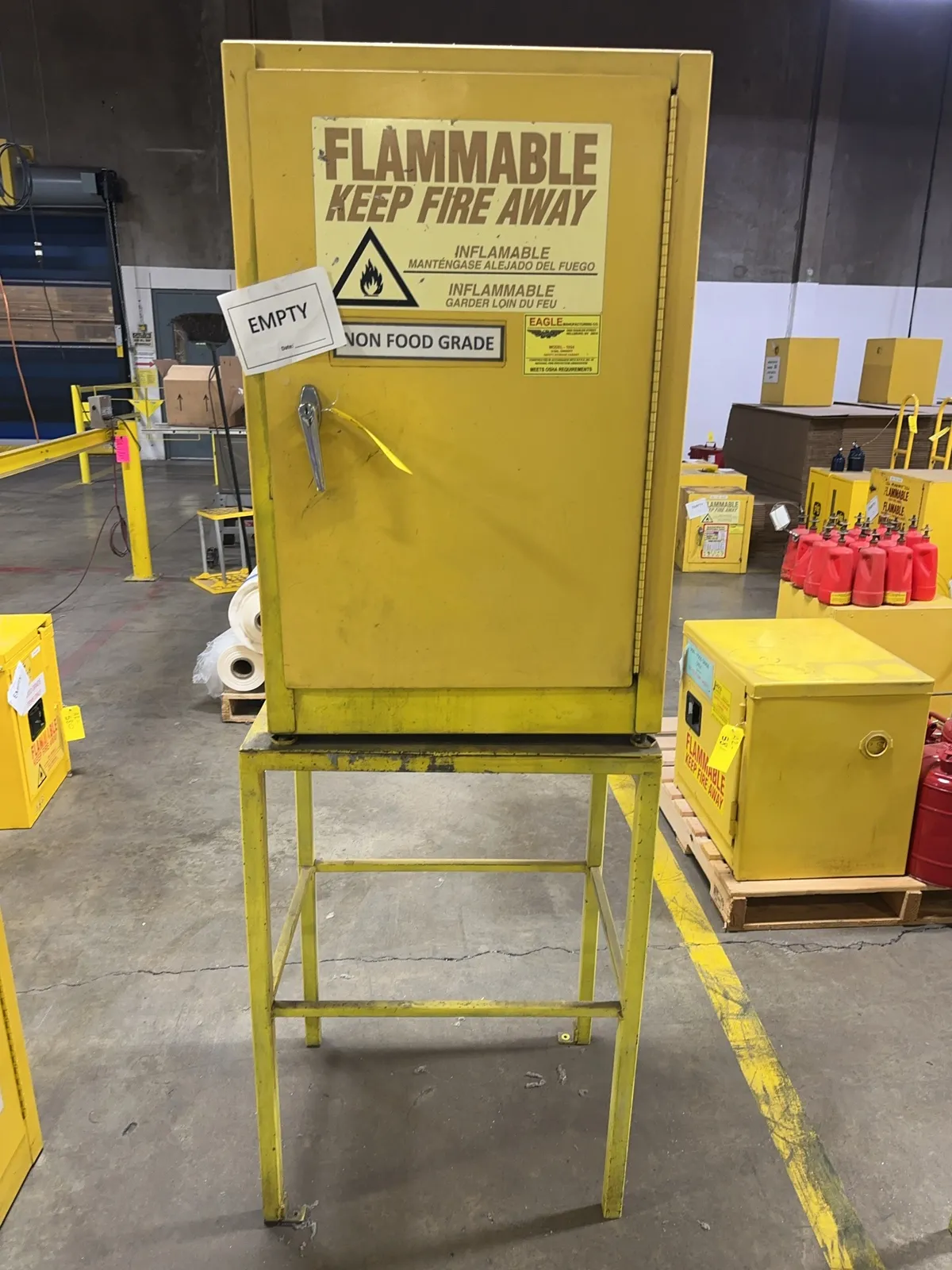 eagle-12-gallon-safety-storage-cabinet-with-stand-mrl9hd4h